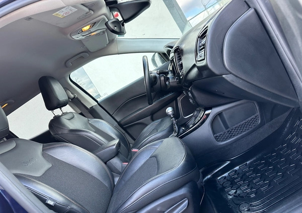Jeep Compass cena 58500 przebieg: 119000, rok produkcji 2018 z Włoszczowa małe 742